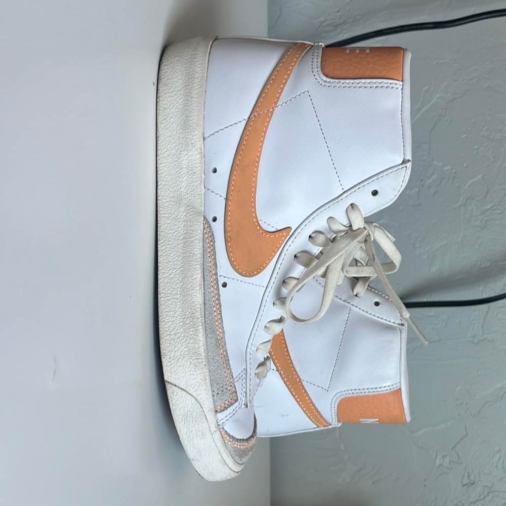White and peach Nike Blazers women’s size: 7